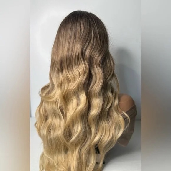 Balayage Dark Roots Blonde Wavy Long Wig - Realistic Look - Picture 7 of 8